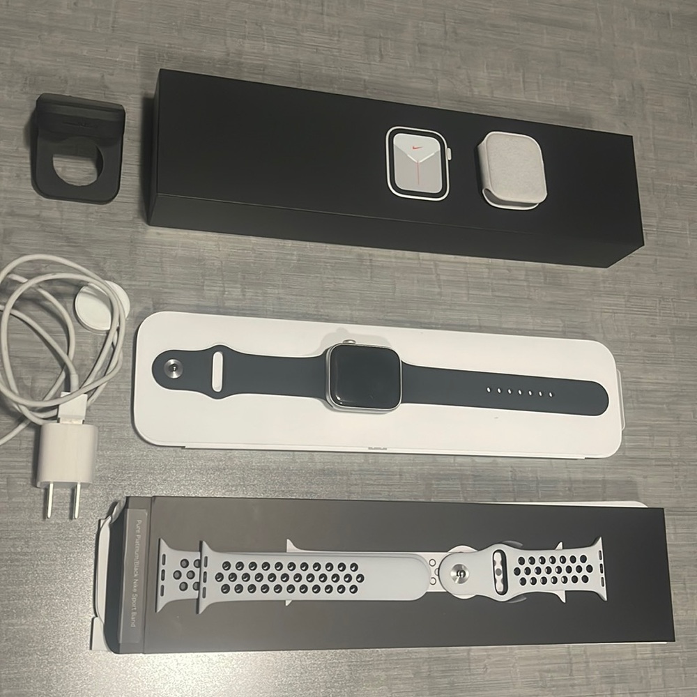 Nike series iwatch series5